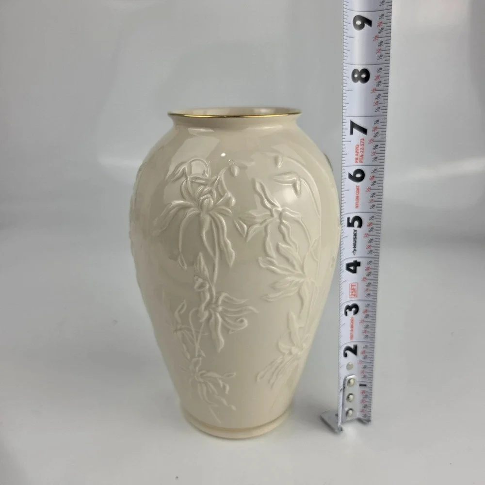 Lenox Centennial 1889-1989‎ Ivory Embossed Floral Vase Gold Trim Made in USA